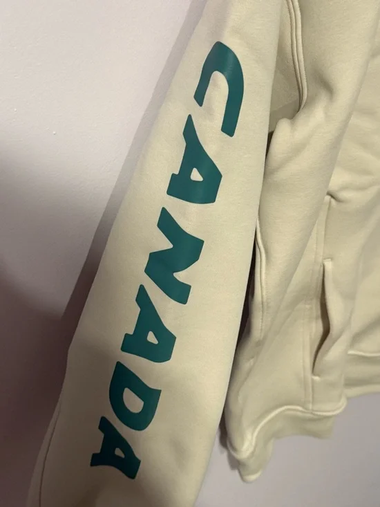 NWT Team Canada Womens Big Cozy Oversized Hoodie - Picture 5 of 11